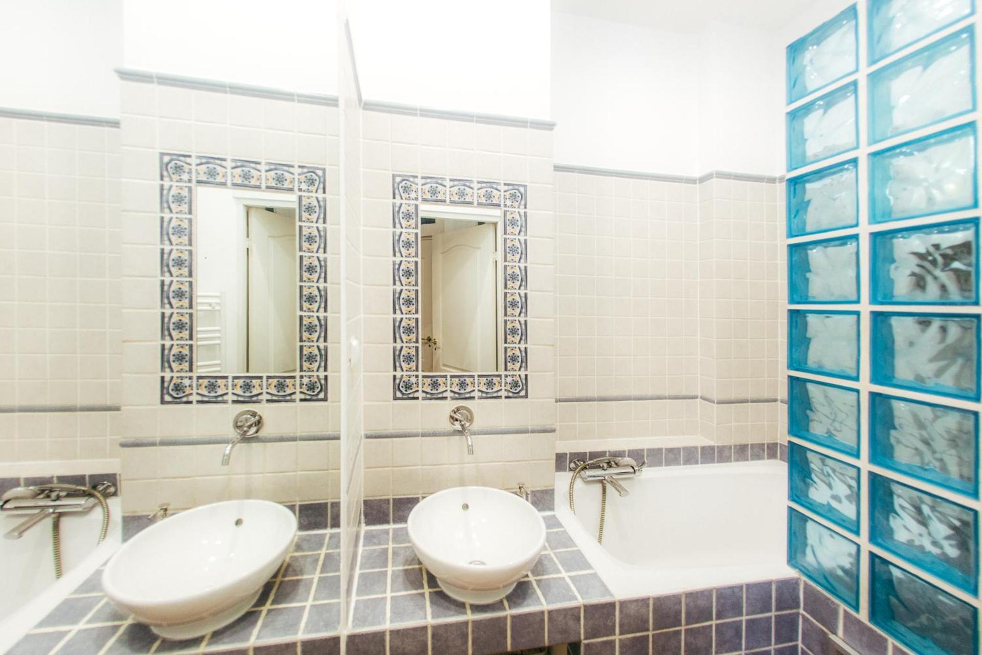 Oomph Vintage 2Br Gem Steps From Politechnika Apartment Warsaw Luaran gambar